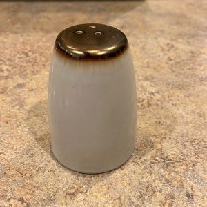 Home Thira pepper shaker in Cream